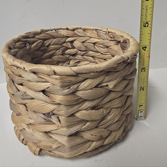 Rustic Handwoven Basket - Picture 5 of 5